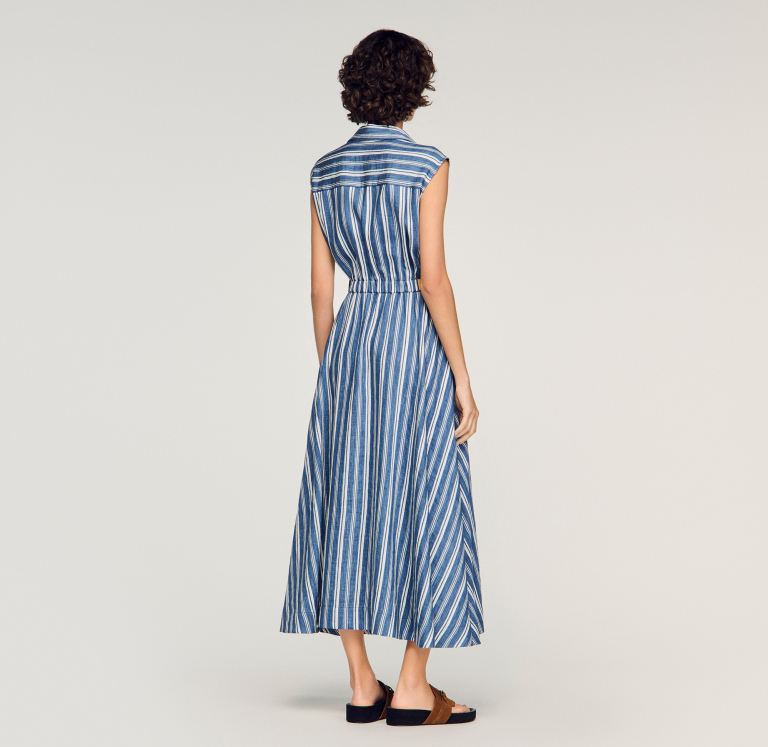 Женское платье в полоску с кожаной застежкой