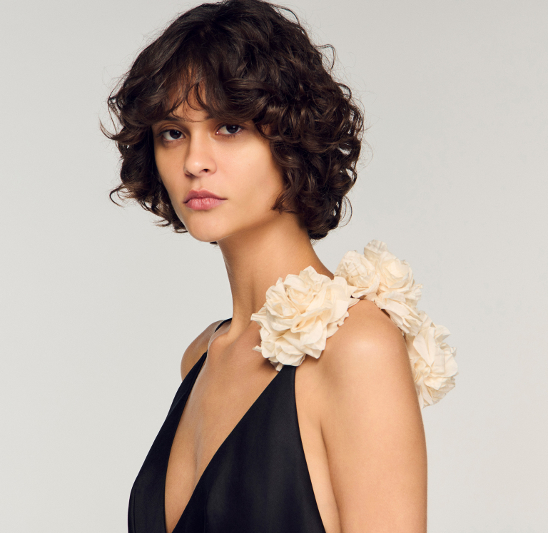 Жіноча чорна сукня з оборками