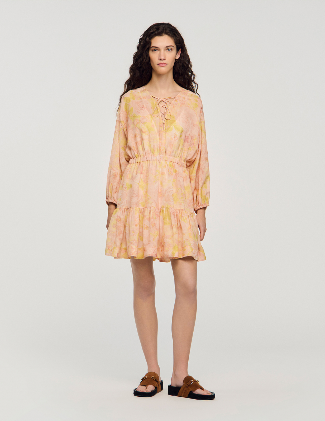 Женкое короткое платье с цветочным принтом_1