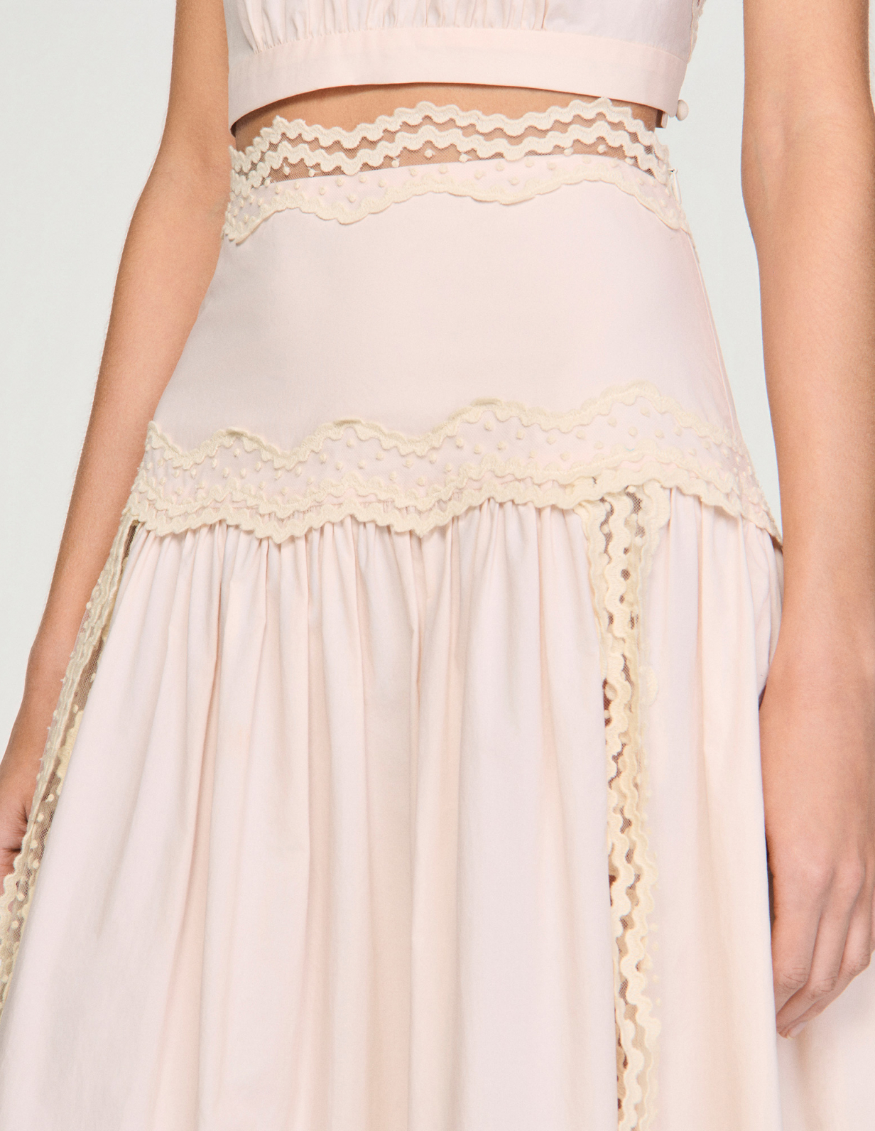 Женская розовая юбка с кружевной отделкой_3