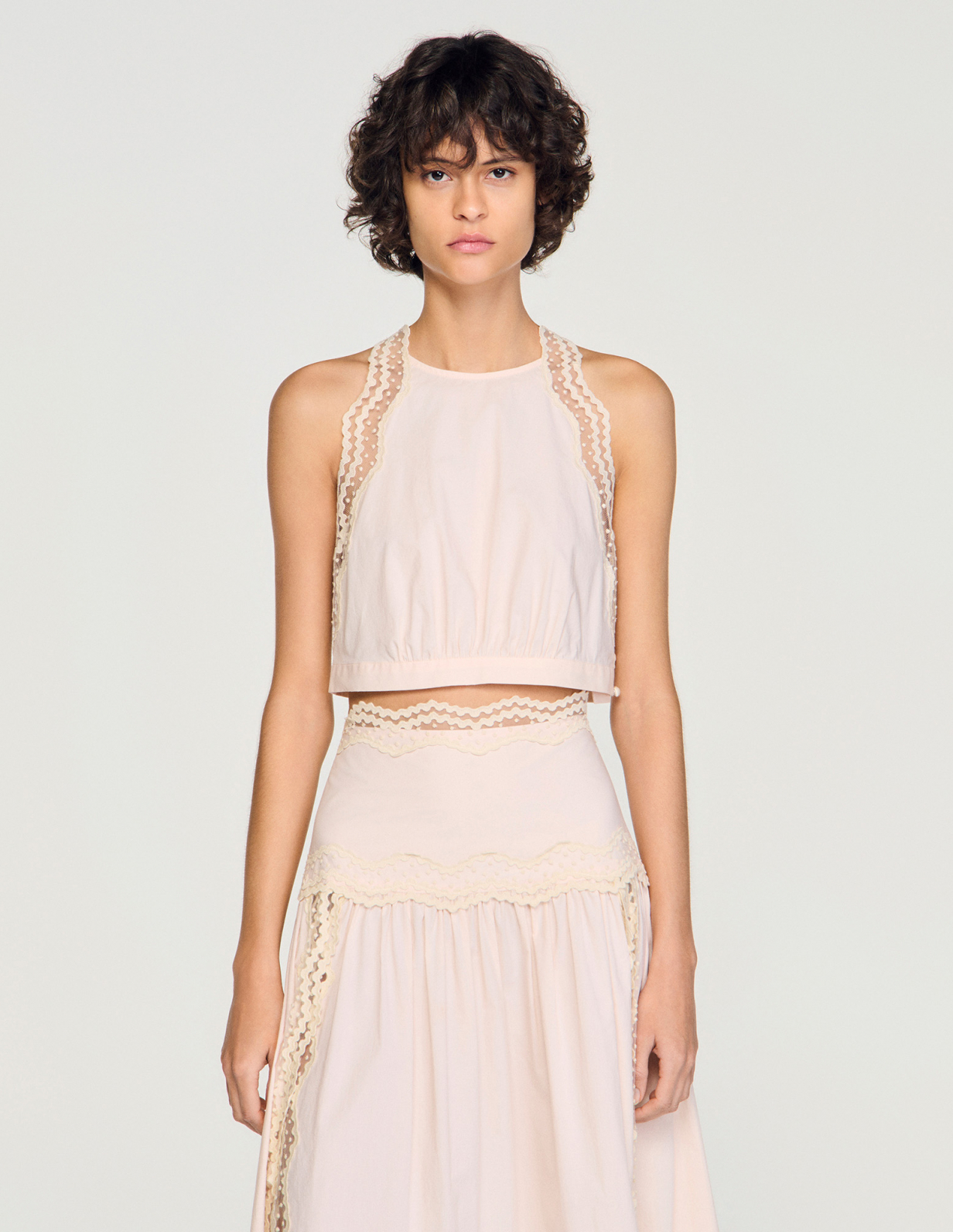 Жіночий рожевий топ з мереживним оздобленням_4