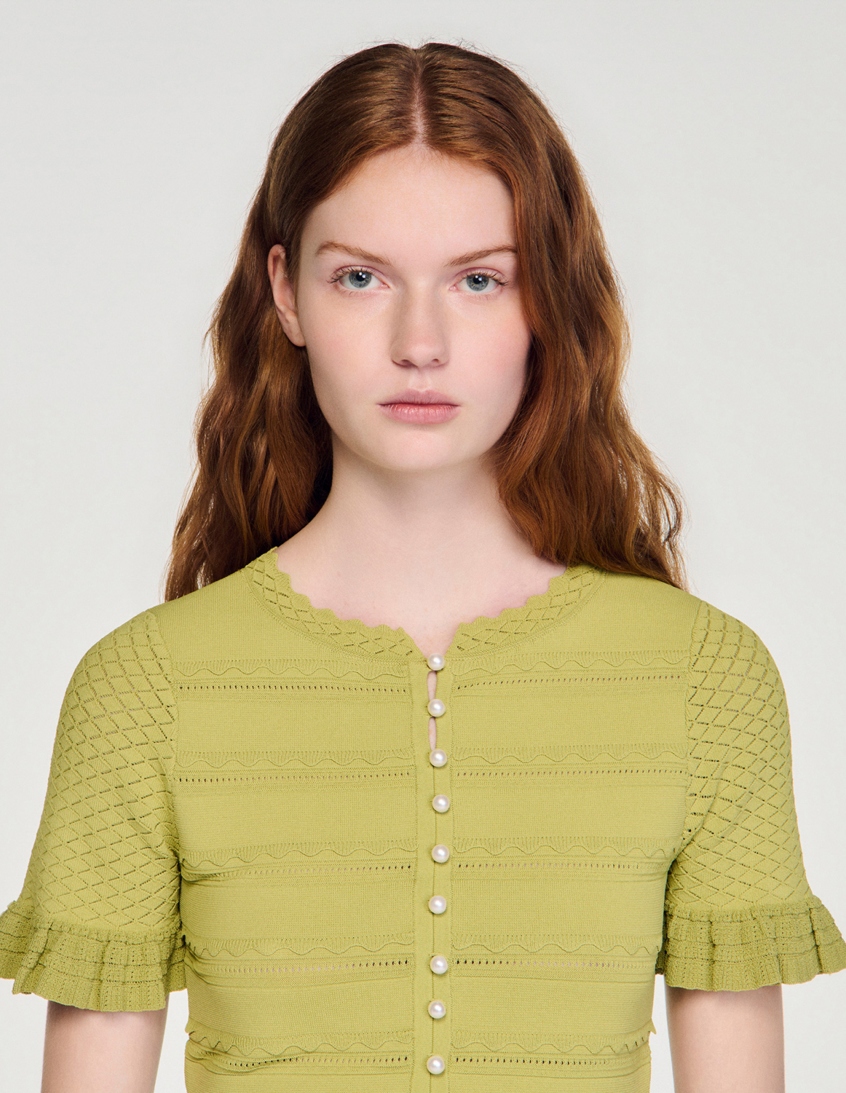 Жіночий короткий кардиган з рукавами-воланами_3