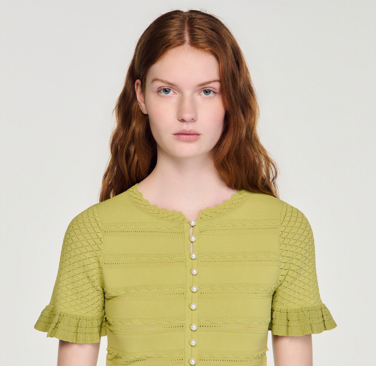 Жіночий короткий кардиган з рукавами-воланами