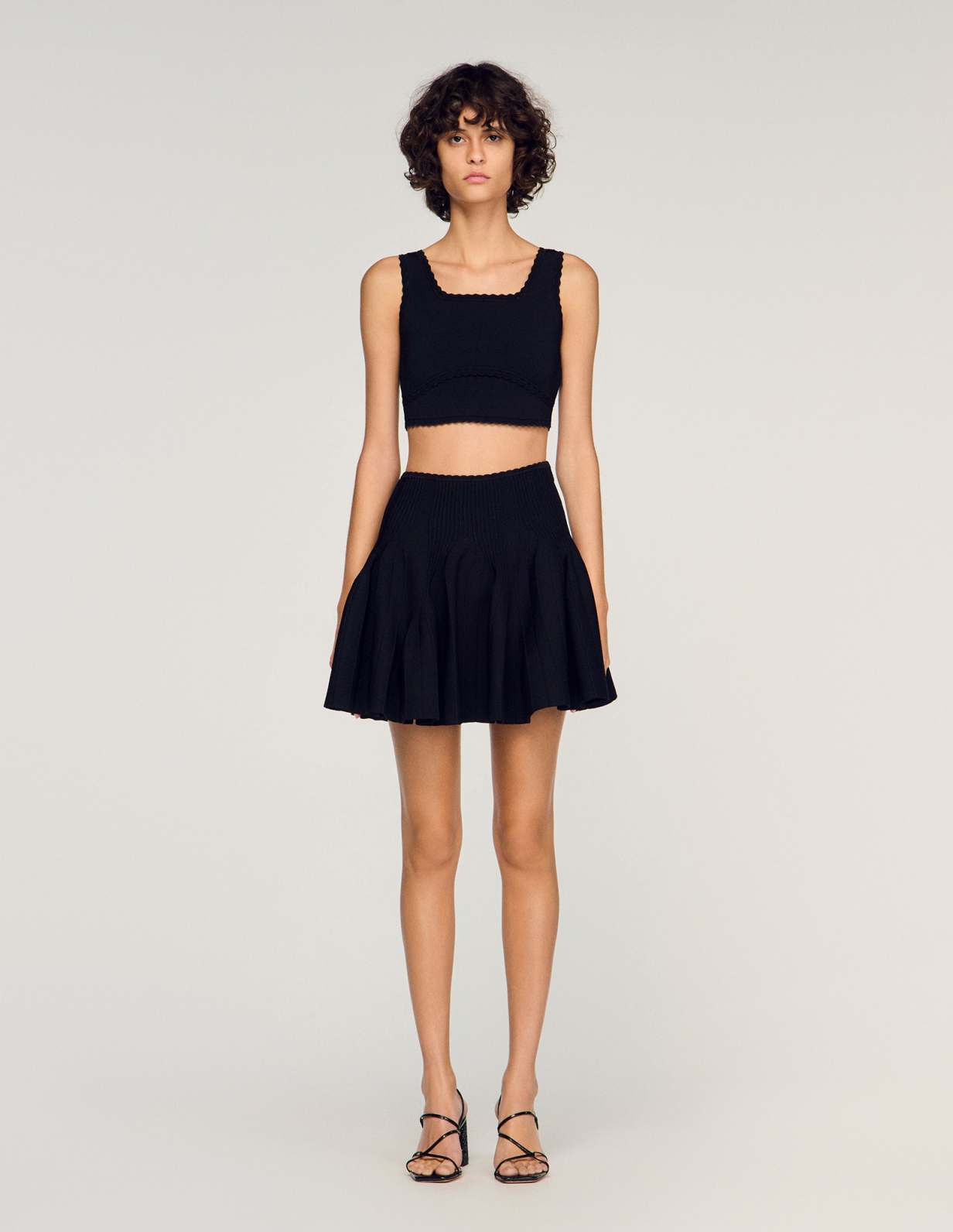 Женская черная вязаная юбка с клиньями_2