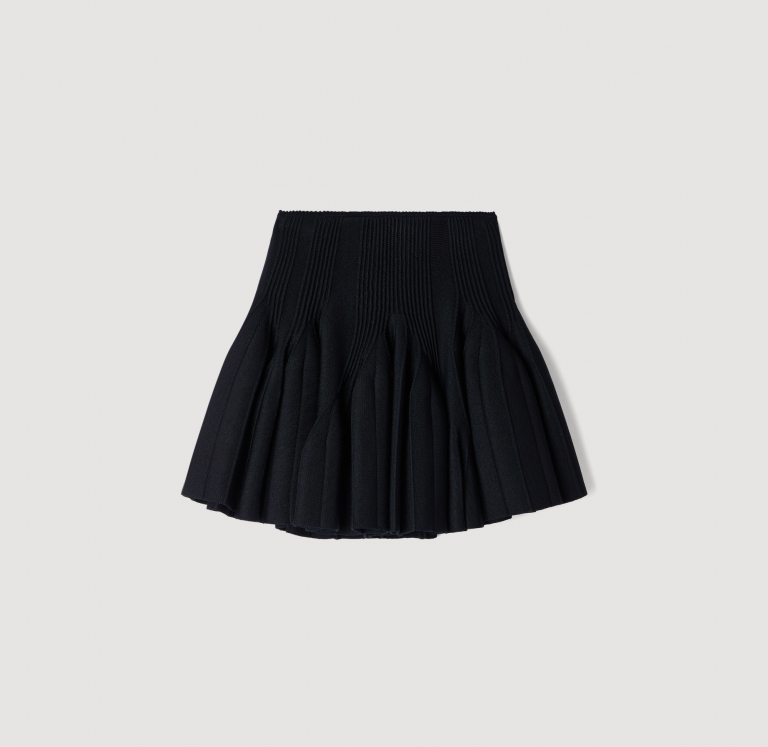 Женская черная вязаная юбка с клиньями