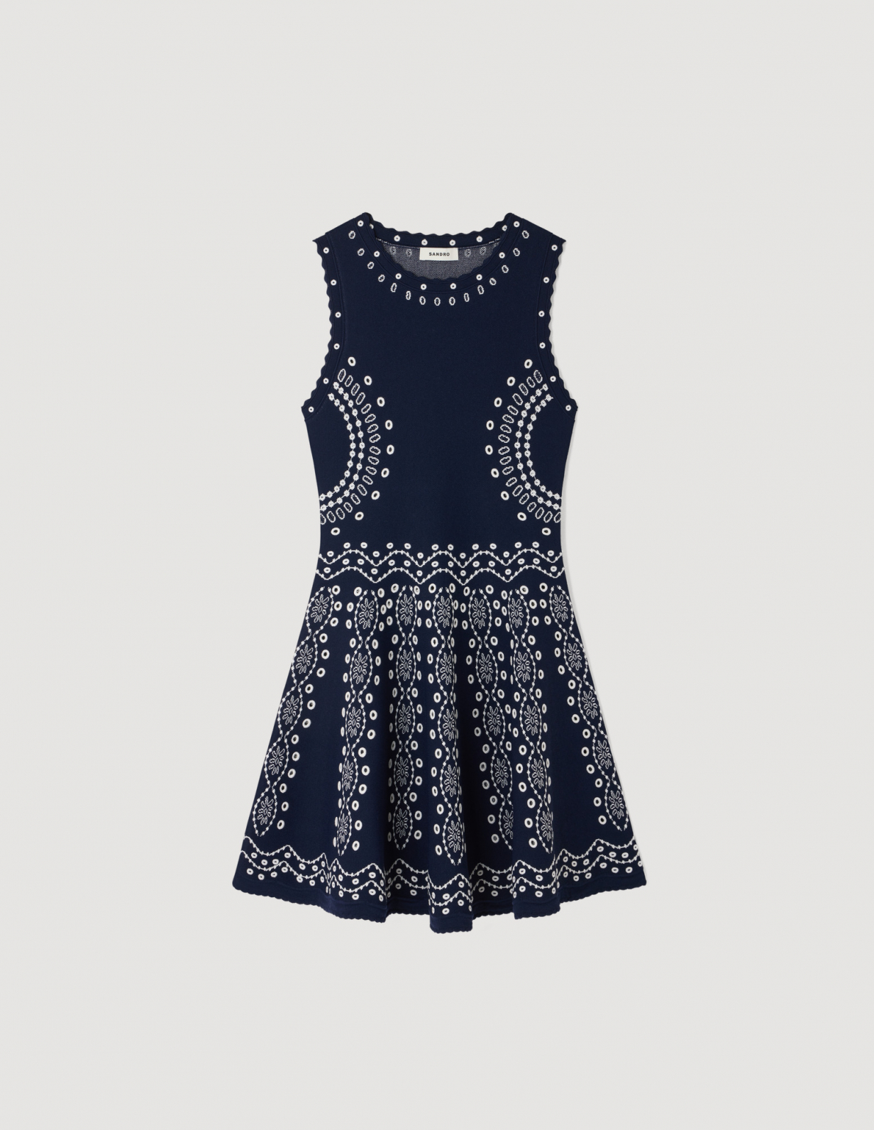 Женское короткое вязаное платье с вышивкой_6