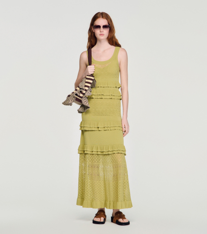 Жіноча в'язана сукня з оборками