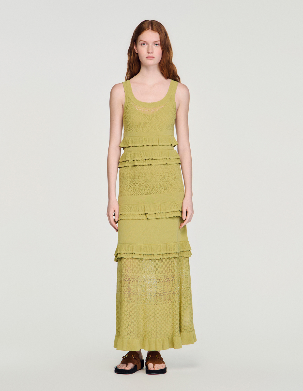 Жіноча в'язана сукня з оборками_2