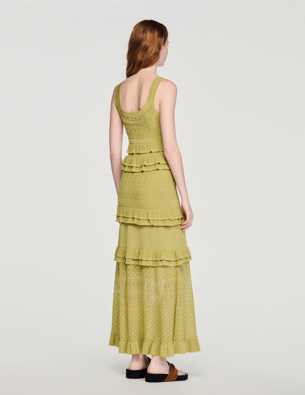 Жіноча в'язана сукня з оборками_5