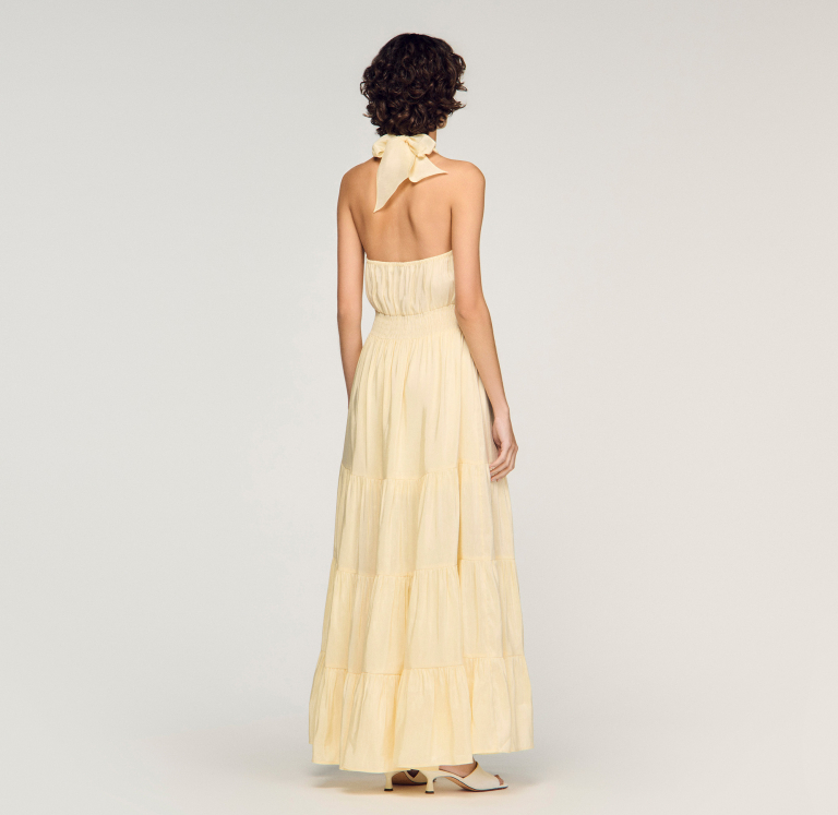 Женское длинное платье с цветочной аппликацией