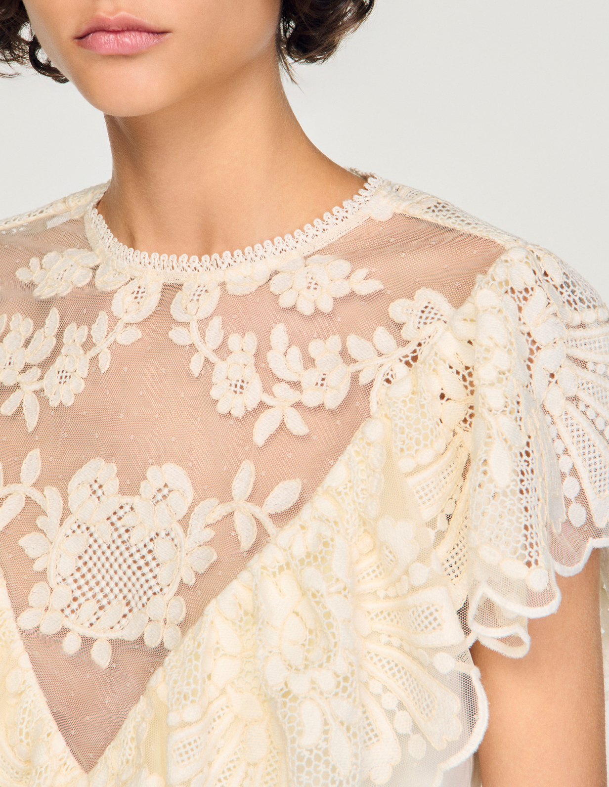 Жіночий топ із гіпюру з квіткоми візерунком_3