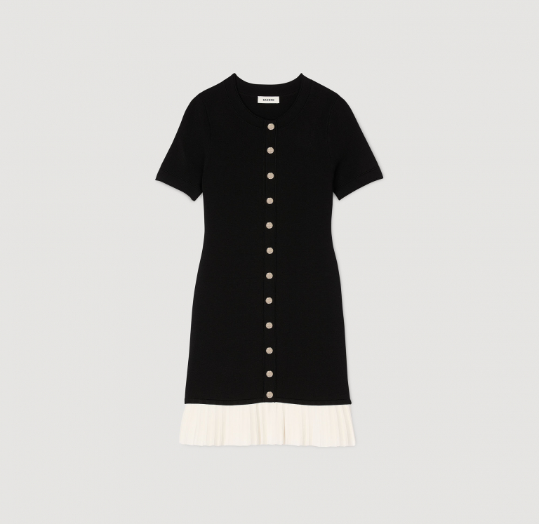 Женское черное короткое платье с оборками