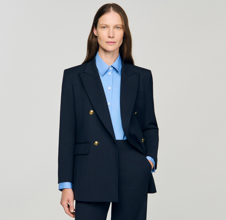 Женский синий жакет в тонкую полоску