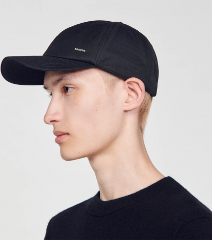 Чоловіча чорна кепка