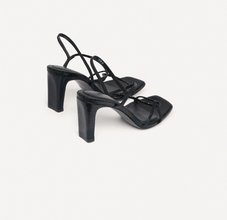 Жіночі босоніжки на тонких ремінцях