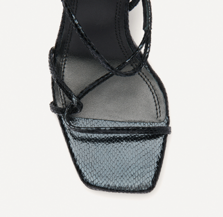 Жіночі босоніжки на тонких ремінцях