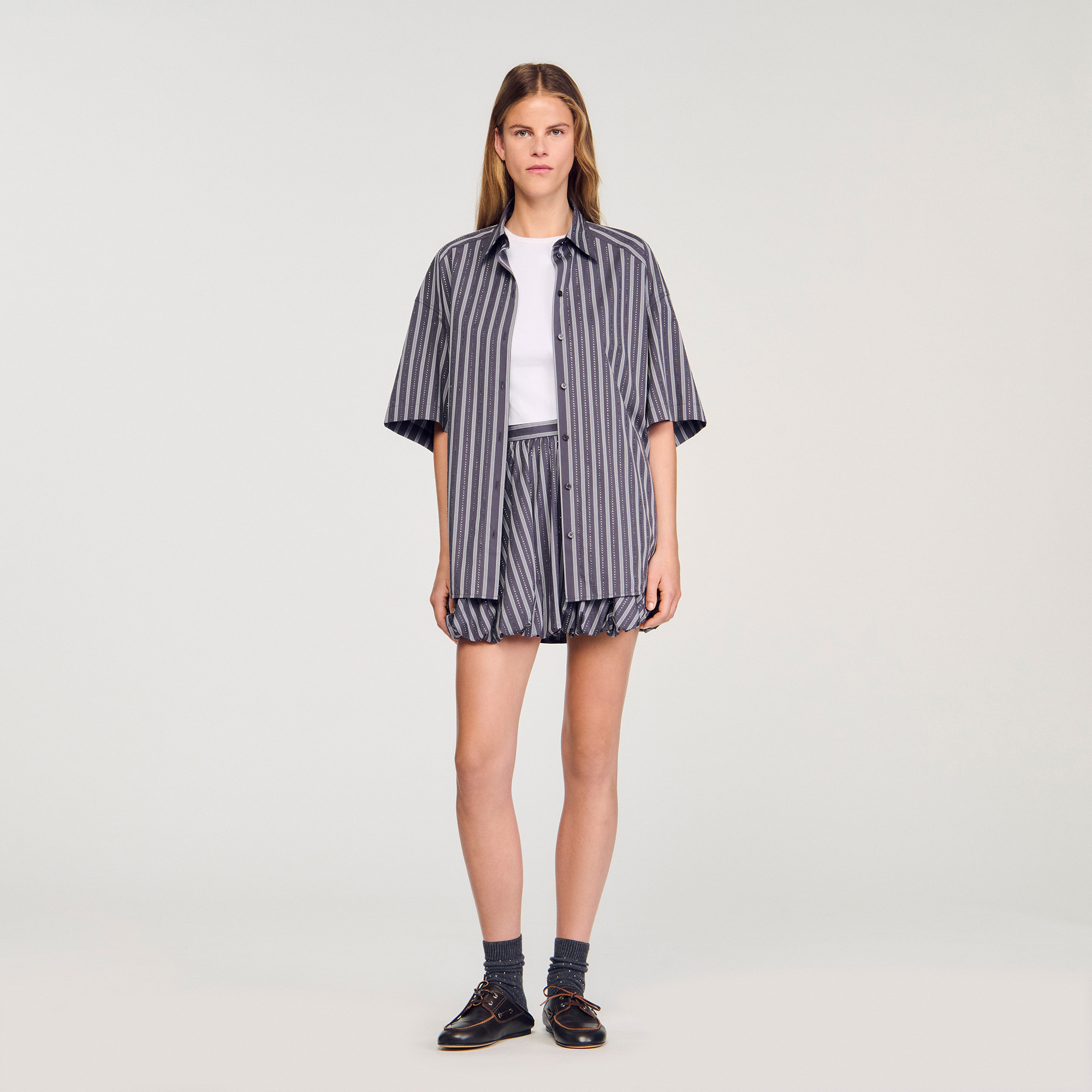Женская рубашка со стразами в полоску